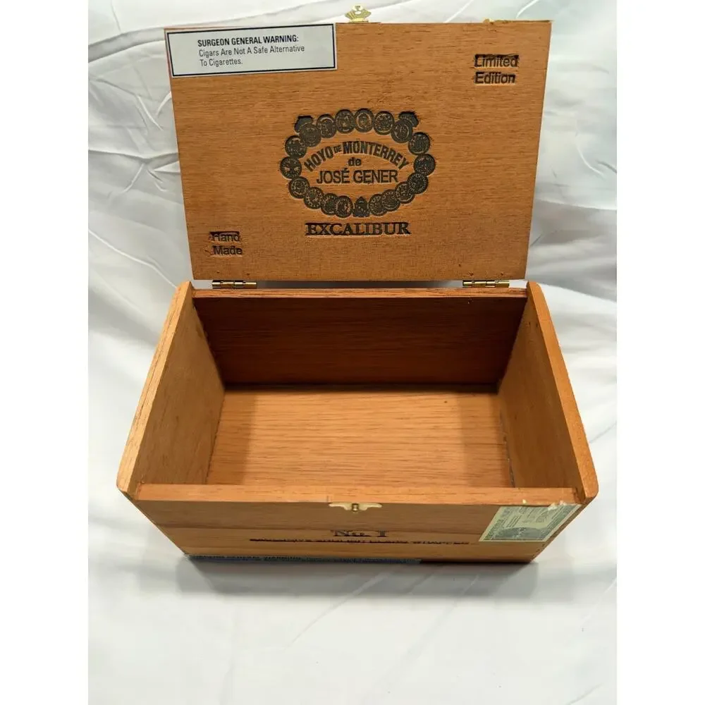 Hoyo De Monterrey Excalibur No. 1 Empty Wooden Cigar Box 8x5x4